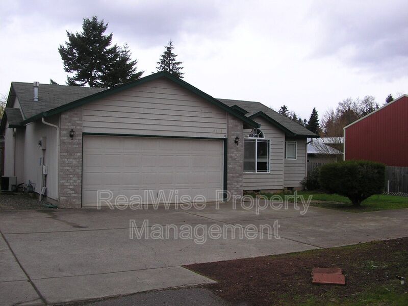 4118 NE 64th Ave in Vancouver, WA - Building Photo