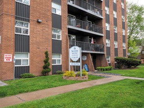 3410 Peter St in Windsor, ON - Building Photo - Building Photo