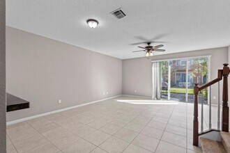 5982 Monterra Club Dr in Greenacres, FL - Foto de edificio - Building Photo