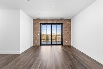 4315 S Congress Ave in Austin, TX - Foto de edificio - Building Photo