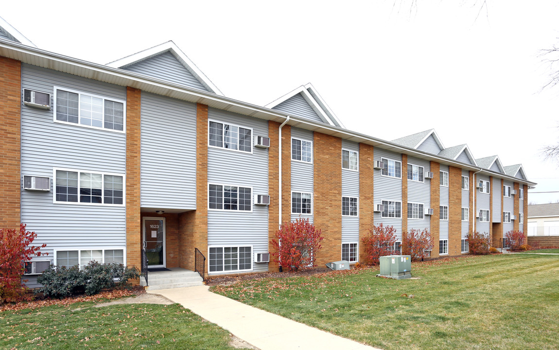 The Pointe at Cedar Rapids in Cedar Rapids, IA - Foto de edificio