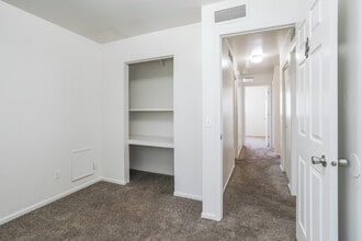 Michigan Edgewood in Mt. Pleasant, MI - Building Photo - Interior Photo