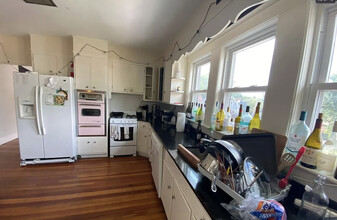 289 Foster St, Unit 2 in Boston, MA - Building Photo - Building Photo