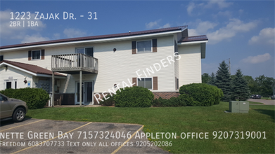 1223 Zajak Dr in Baraboo, WI - Building Photo - Building Photo