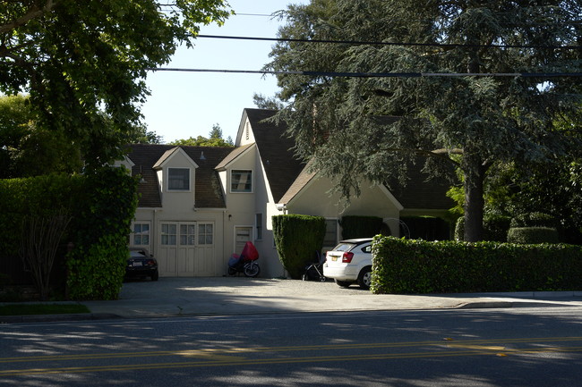 975-979 Santa Cruz Ave in Menlo Park, CA - Foto de edificio - Building Photo