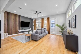 5821 Kansas St in Houston, TX - Building Photo - Building Photo