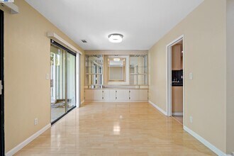 5227 Riverdale Ct in Pleasanton, CA - Building Photo - Building Photo