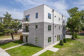 The Flats at Lucille in Dallas, TX - Building Photo - Interior Photo