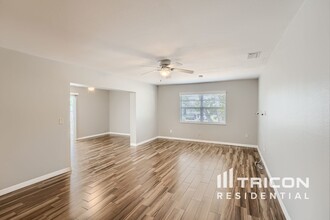 3035 Terrace View Ln in Clearwater, FL - Building Photo - Building Photo