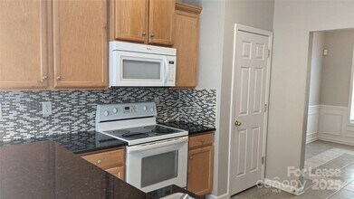 125 Morrocroft Ln in Mooresville, NC - Building Photo - Building Photo