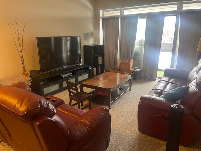 6400 N Northwest Hwy in Chicago, IL - Building Photo - Building Photo