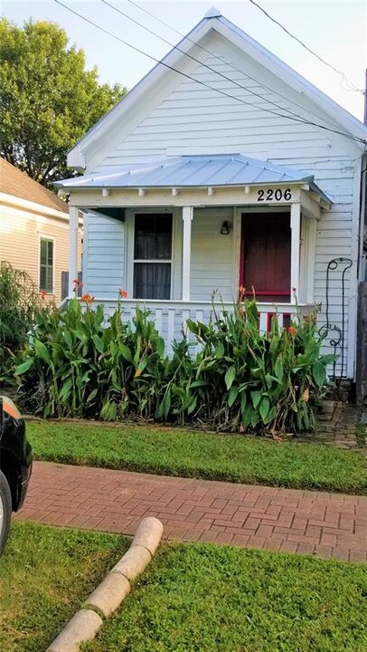 2206 Kane St in Houston, TX - Building Photo