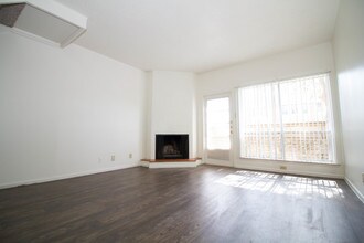 Woods of Brookhollow in San Antonio, TX - Building Photo - Building Photo