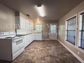 802 Dunn St in Waxahachie, TX - Building Photo - Building Photo