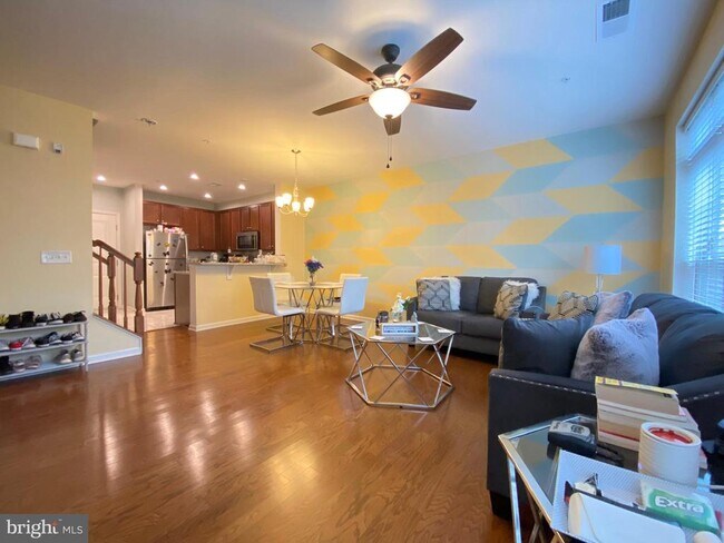 14823 Chrysler Ct in Dale City, VA - Building Photo - Building Photo