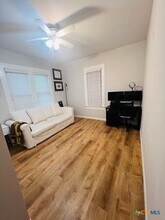 367 S Academy Ave in New Braunfels, TX - Building Photo - Building Photo