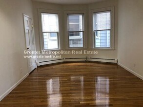 872 E Broadway, Unit 1 in Boston, MA - Building Photo - Building Photo