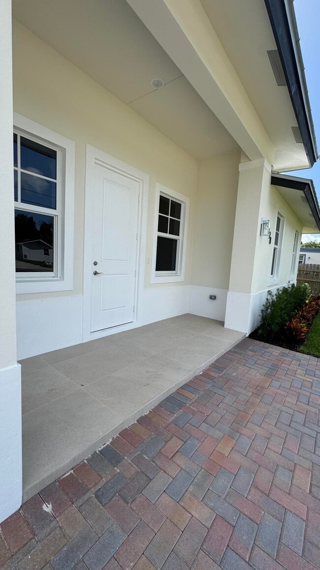 3798 Coconut Rd in Palm Springs, FL - Building Photo - Building Photo
