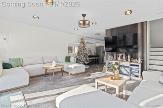 3020 Grove St in Keego Harbor, MI - Building Photo - Building Photo