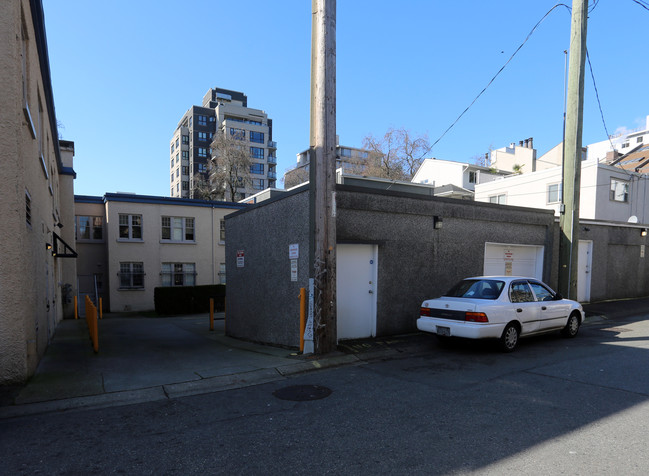 1825 Nelson St in Vancouver, BC - Building Photo - Building Photo