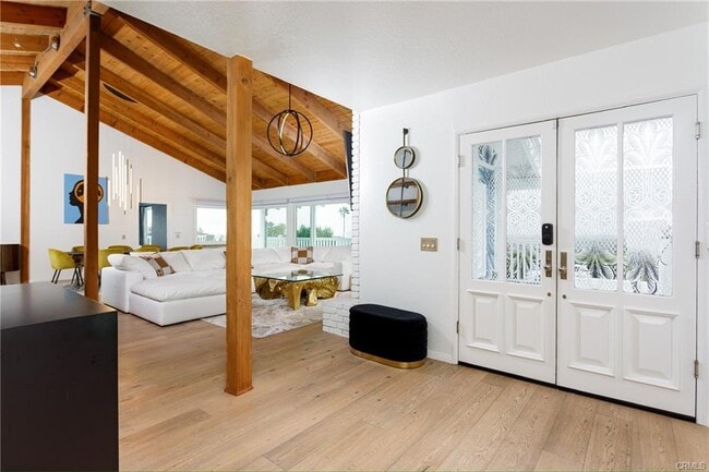 18826 Winnwood Ln in Santa Ana, CA - Building Photo - Building Photo