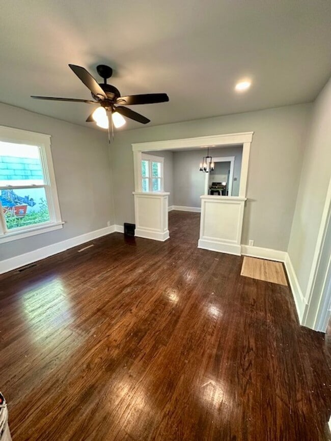 property at 20 E Hyde Park Ave