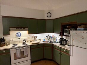 2582 N Cramer St, Unit Second floor in Milwaukee, WI - Foto de edificio - Building Photo