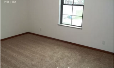 609 1st Ave SW-Unit -D in Cedar Rapids, IA - Foto de edificio - Building Photo
