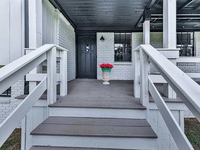 421 Creek Valley Dr in Woodstock, GA - Building Photo - Building Photo