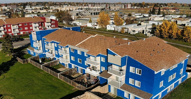 The Courtyards Apartments in Grande Prairie, AB - Building Photo - Building Photo