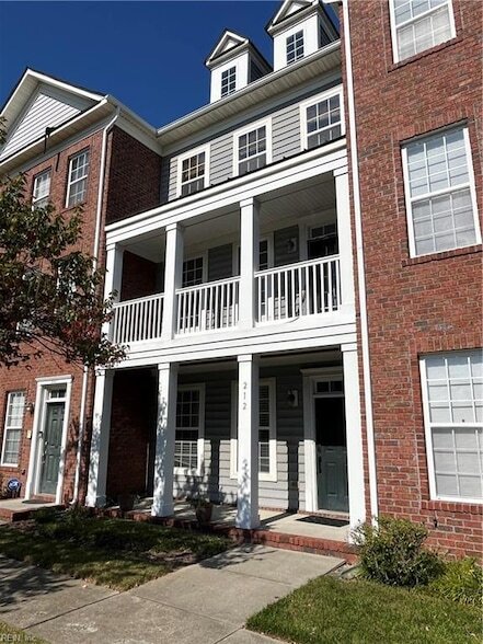 212 Aqua Ct, Unit 2-337 in Hampton, VA - Building Photo