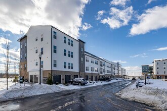 Birchwood Van Metre Elevator condos in Brambleton, VA - Building Photo - Building Photo