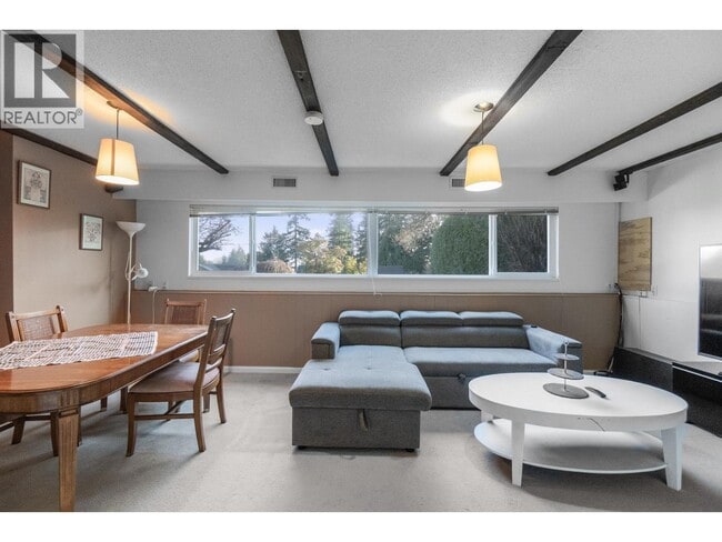 2528 Belloc St in North Vancouver, BC - Building Photo - Building Photo