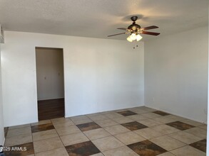2117 W Laurel Ln in Phoenix, AZ - Building Photo - Building Photo