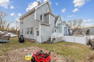 983 Warren Ave in Peekskill, NY - Building Photo - Building Photo