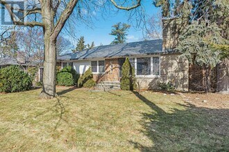 1503 Lochlin Trail in Mississauga, ON - Building Photo - Building Photo