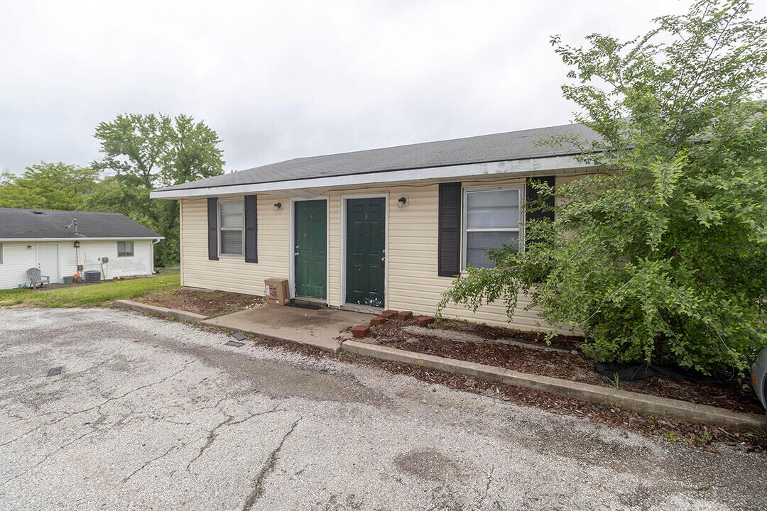 710 W Cunningham Dr in Columbia, MO - Building Photo