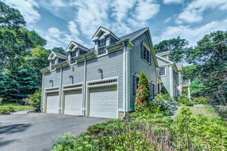 76 High Hill Cir in Madison, CT - Building Photo - Building Photo