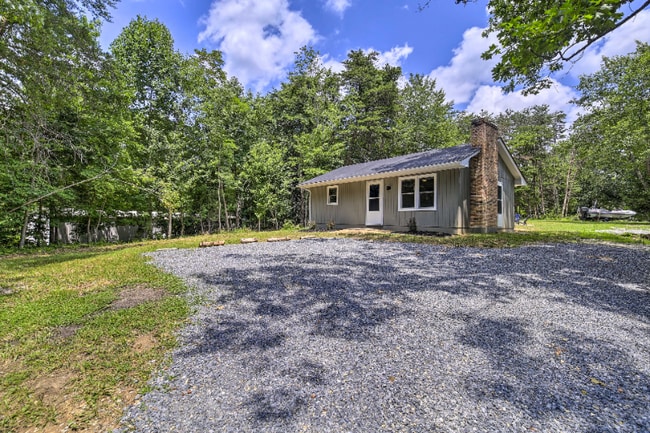 7067 Waterview Ln