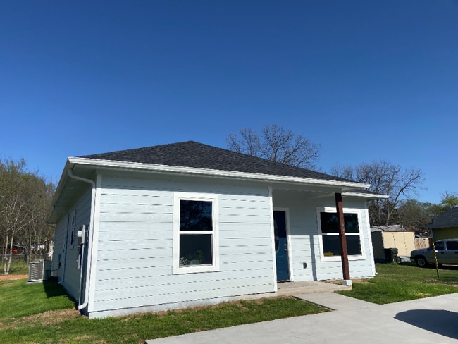 1003 S 1st St in Sherman, TX - Building Photo - Building Photo