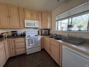 900 Southampton Rd-Unit -138 in Benicia, CA - Building Photo - Building Photo