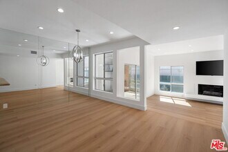 4807 Woodley Ave in Los Angeles, CA - Building Photo - Building Photo