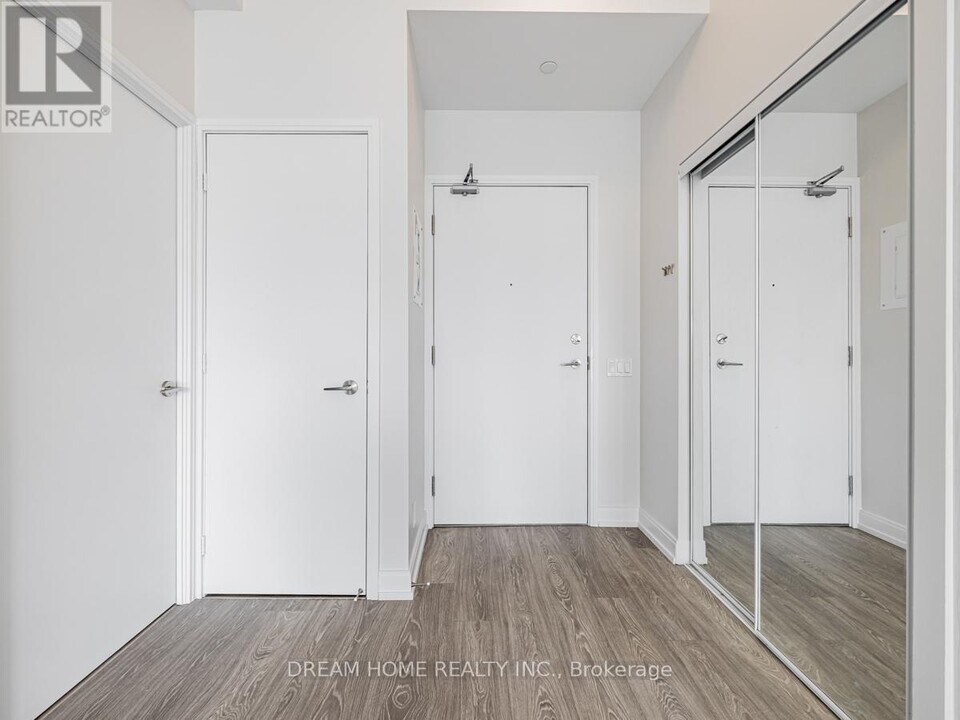 181-1181 Dundas St E in Toronto, ON - Building Photo