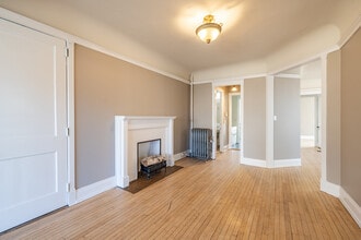 Pasadena Apartments in Milwaukee, WI - Foto de edificio - Interior Photo