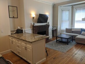 591 Beacon St, Unit 02 in Boston, MA - Building Photo - Building Photo
