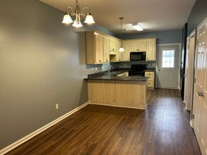 6739 Covington Villas Dr in Tuscaloosa, AL - Building Photo - Building Photo