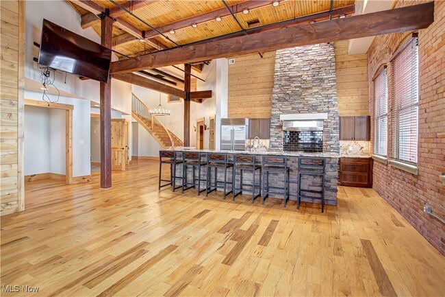 425 W Lakeside Ave in Cleveland, OH - Building Photo - Building Photo