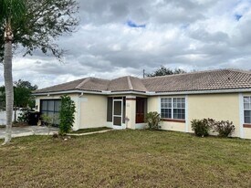 5110 NW Erskin Terrace in Port St. Lucie, FL - Building Photo