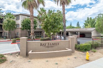 Bay Family Apartments in Moreno Valley, CA - Foto de edificio - Building Photo