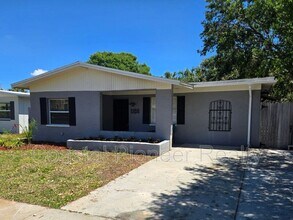 6604 S Mascotte St in Tampa, FL - Foto de edificio - Building Photo